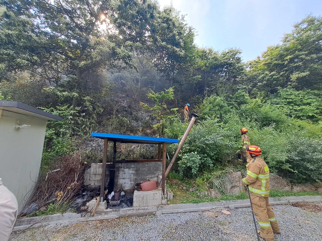 춘천 남산면 산불 1시간 40분 만에 진화…600㎡ 소실 추정