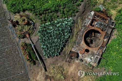 IS 전술 모방?…"러, 화약 잔뜩 실은 '자살 탱크' 적진 투입"