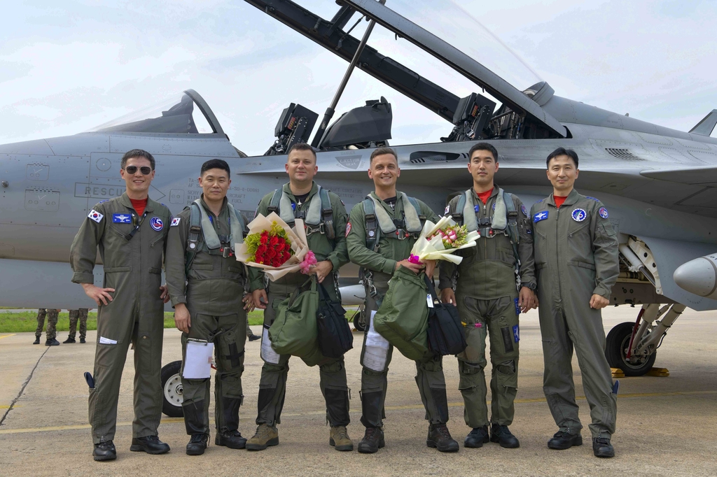 한국서 교육받은 폴란드 조종사들 "TA-50 저희 기대를 뛰어넘어"