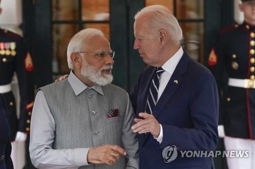 中 보란듯 美·인도 밀착 "두 강대국"…외신 "양국관계 '신기원'"