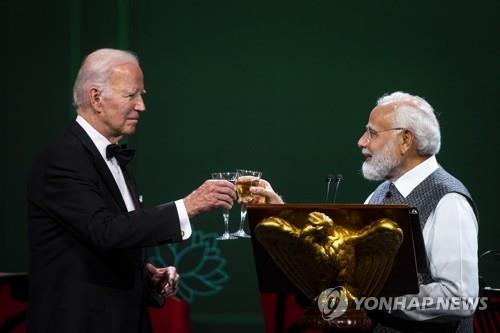 中 보란듯 美·인도 밀착 "두 강대국"…외신 "양국관계 '신기원'"