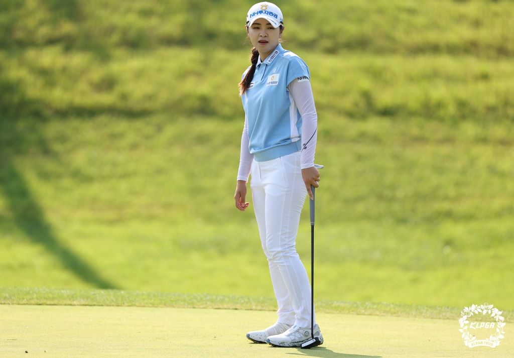 홀인원 리슈잉, KLPGA BC카드·한경레이디스컵 2R 공동 선두