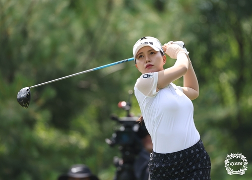 박민지, BC·한경 대회 2연패…KLPGA 2승 선착＋상금·대상 선두(종합)