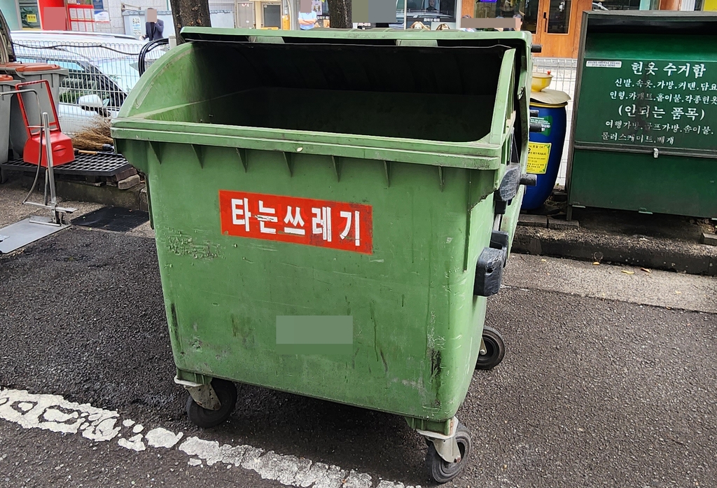 울산 '쓰레기통 영아 시신 유기' 수사 난항…용의자 특정 안 돼