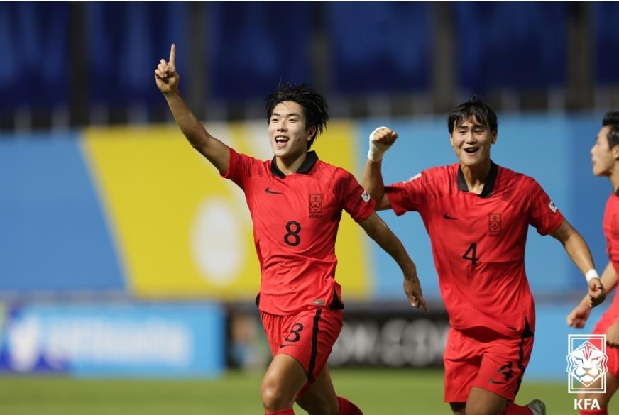한국, U-17 아시안컵 결승 진출…우승컵 놓고 '한일전'