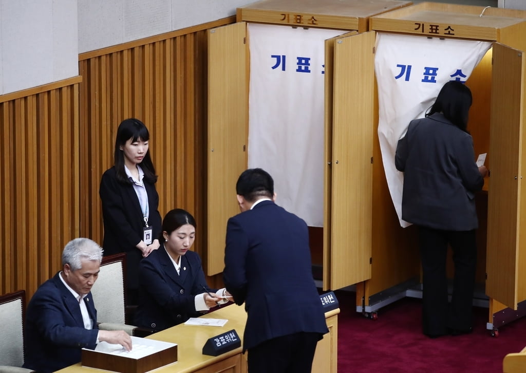 동료 의원 성추행 의혹 부천시의원 결국 사퇴