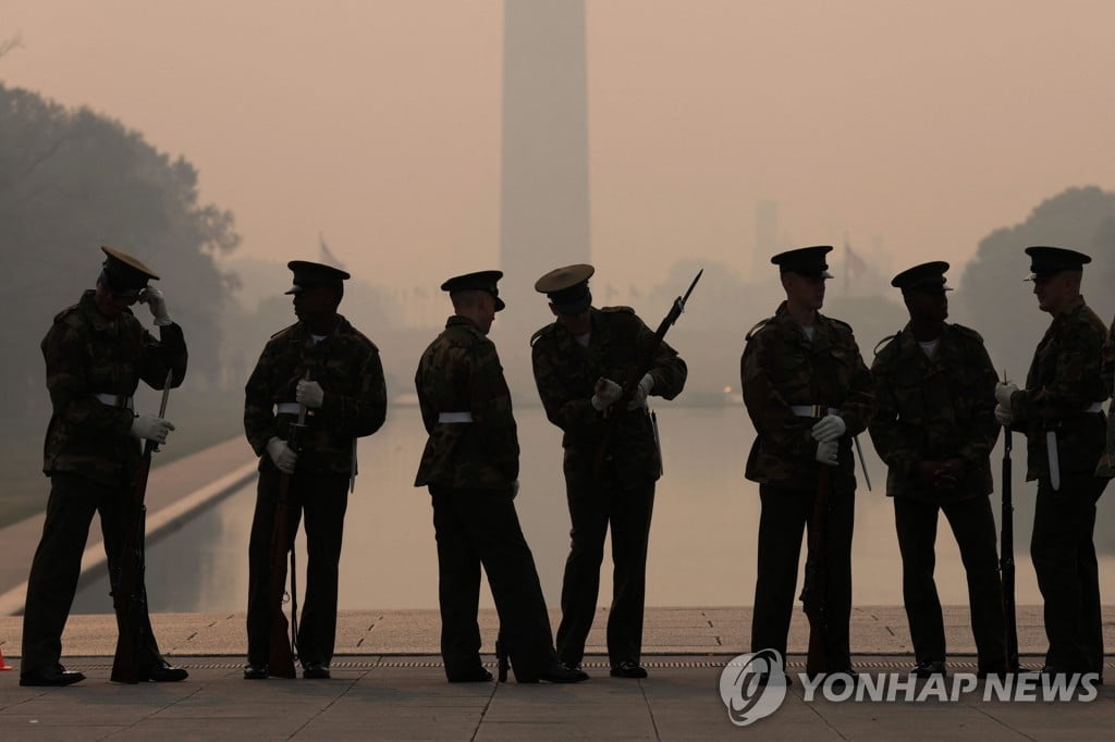 "앞이 안 보여"…연일 산불 미세먼지 뒤덮인 美동부