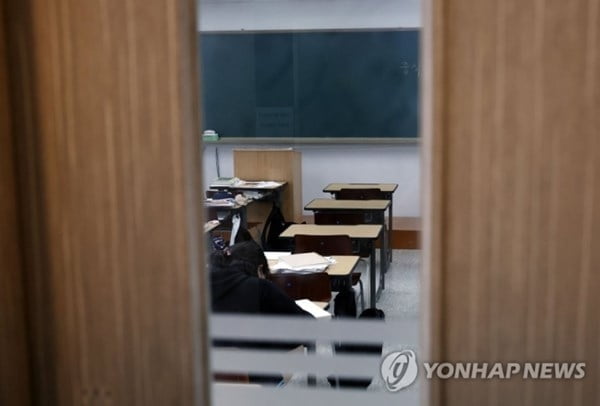 코로나19 수업결손, 고3 사교육비·수강시간 늘렸다