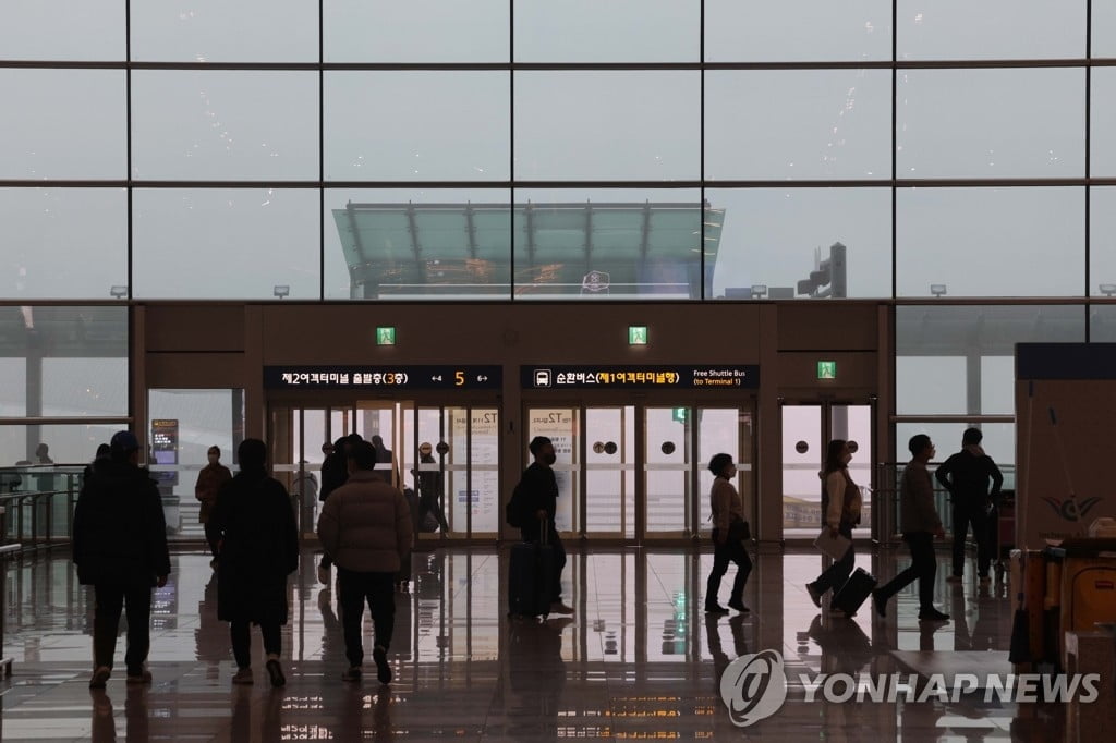 인천공항 KAL라운지 주방서 불…160명 긴급 대피 소동