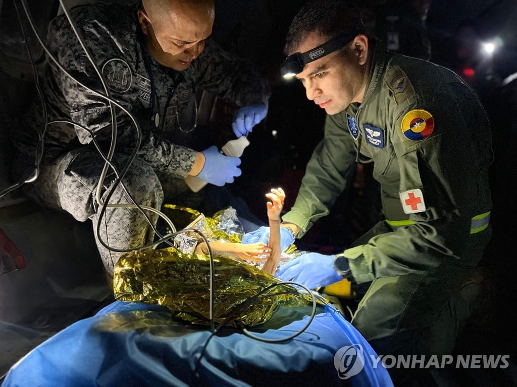 젖먹이 안고 뛰어와 "배고파요"...아마존 기적의 순간