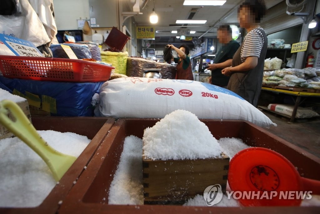 후쿠시마 오염수 공포에…사재기로 동났다