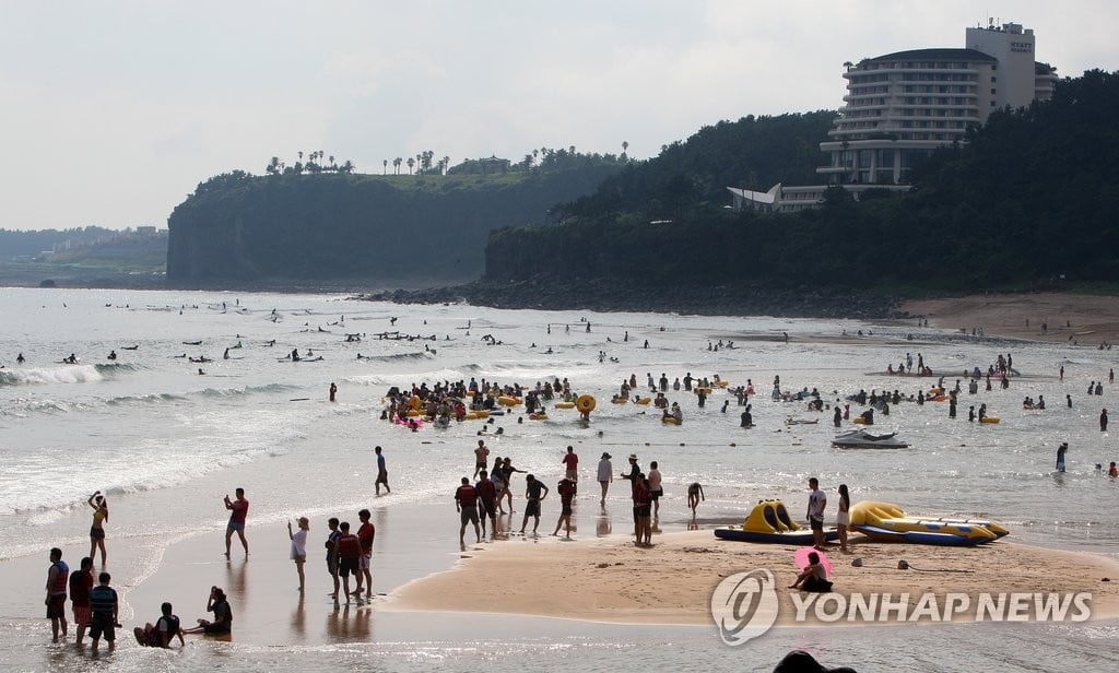 개장 안 한 제주 해수욕장서 20대 숨져