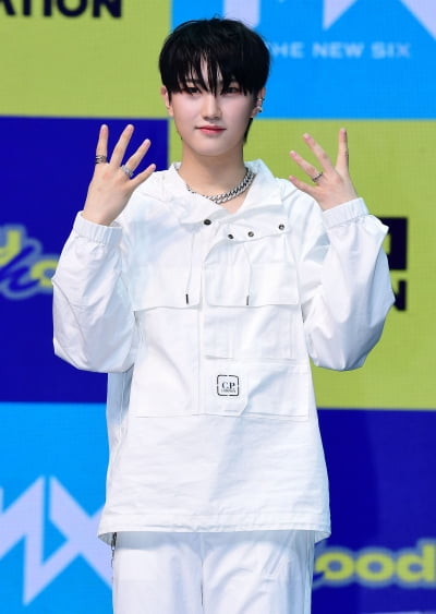 [TEN포토] 더뉴식스 최태훈 '빠져드는 눈빛'