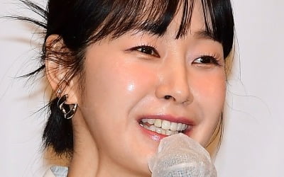 [전문] 명세빈 "2~3년 전부터 나와 결혼 사칭한 男, 접근 피해 주의"