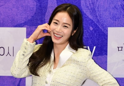 이효리 이어 김태희도 선택한 '로브' 스타일…최대 40만원대로 꾸민 '마당집' 패션