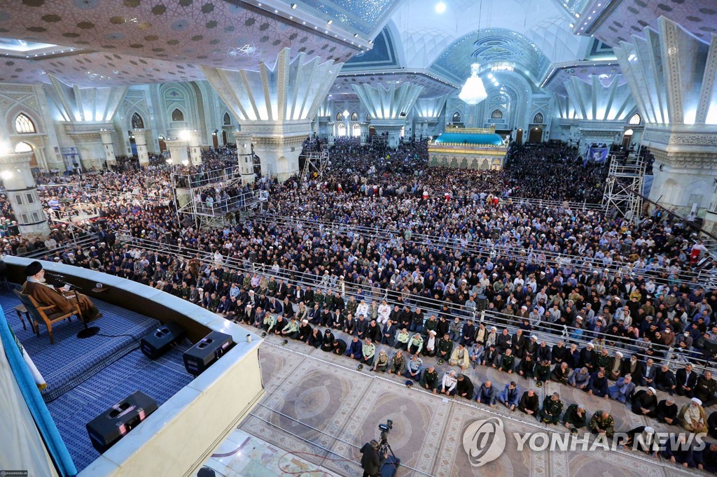 이란 최고지도자 "서방, 이란을 의존·복종적 국가로 만들려해"