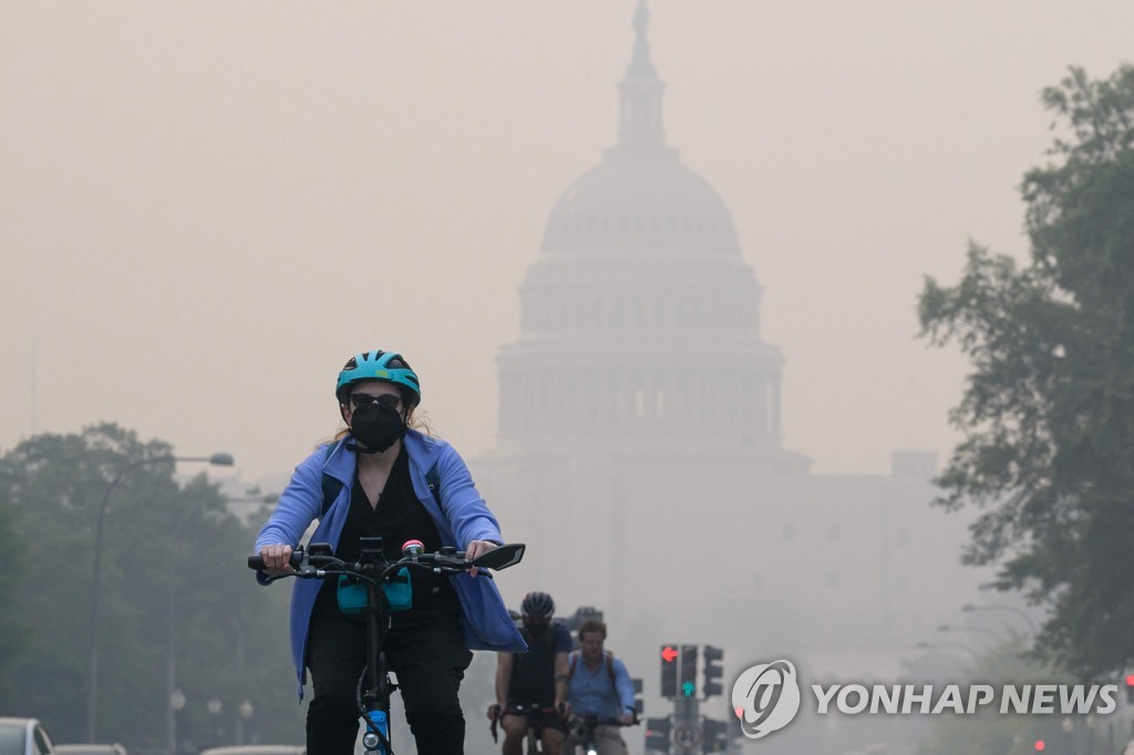 연일 산불 미세먼지에 뒤덮인 美동부…수도에도 '건강위험' 경보