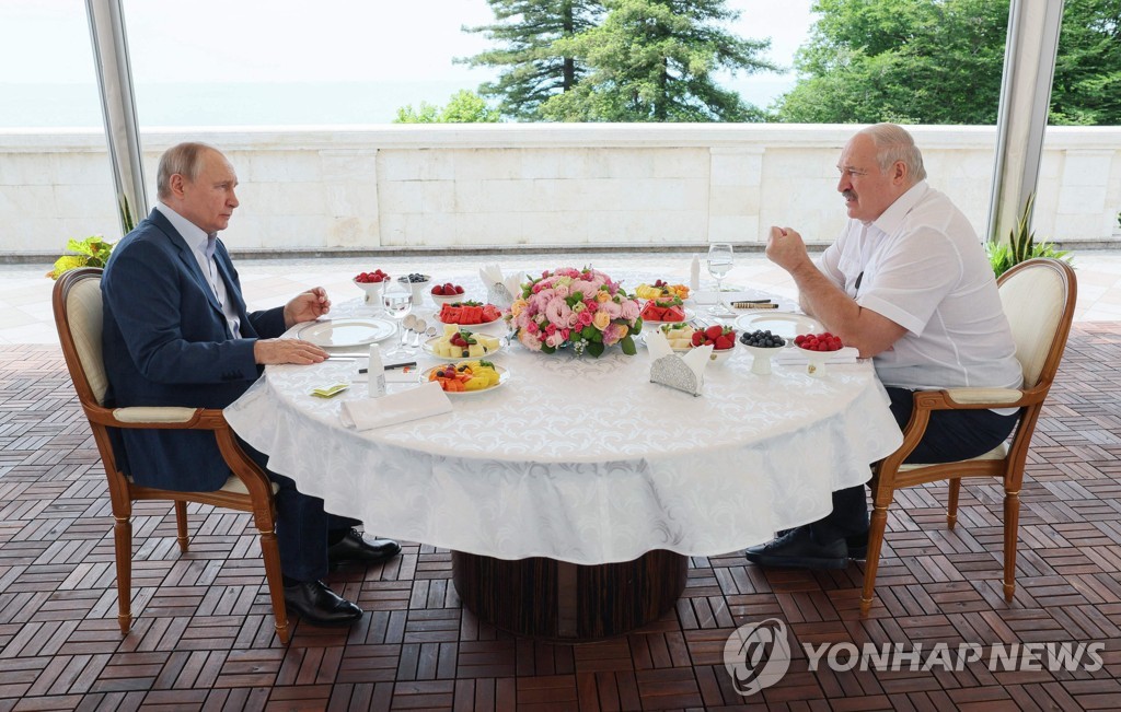 푸틴 "내달 7∼8일 준비 마치면 벨라루스 전술핵배치 시작"(종합)