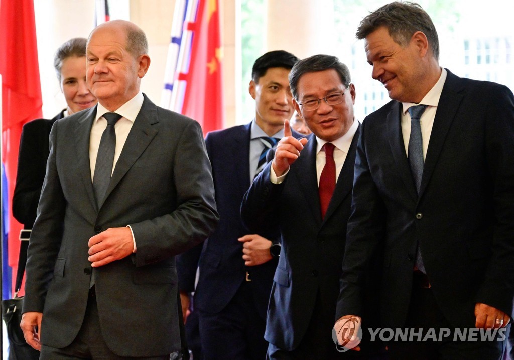 獨총리 "중, 러에 무기공급 말아야"…中총리 "중경제 견조 자신"