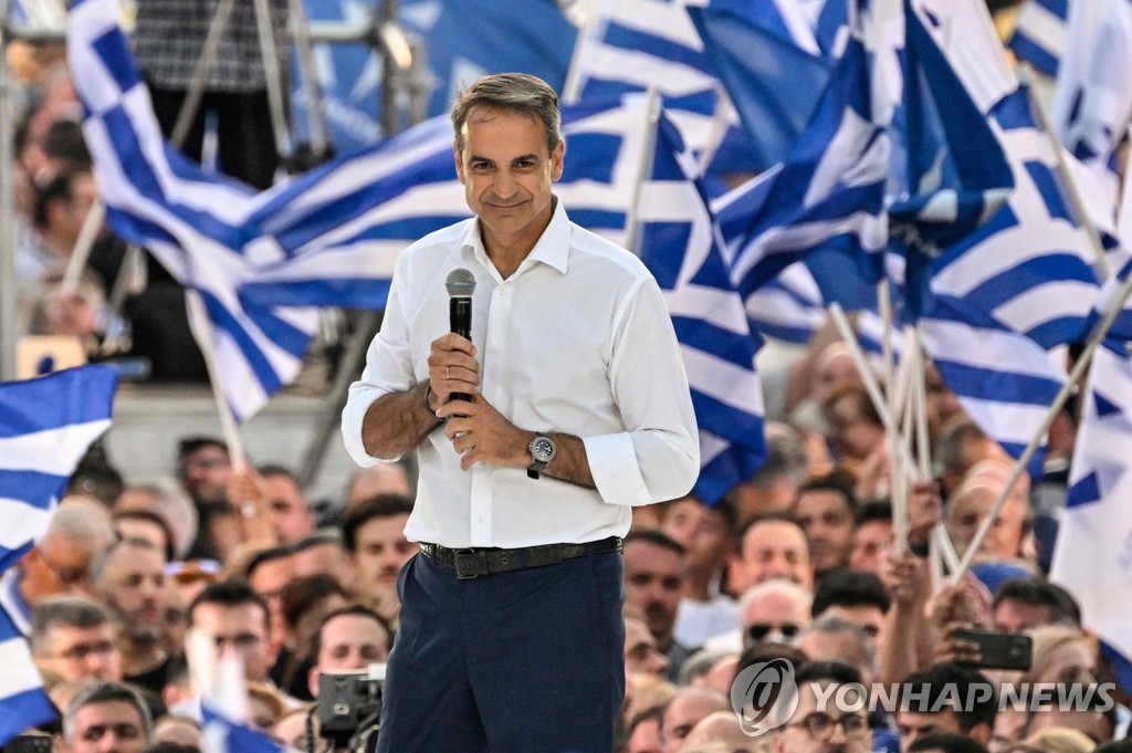 그리스 바꾼 미초타키스 총리…안정감 주는 명문가·명문대 출신