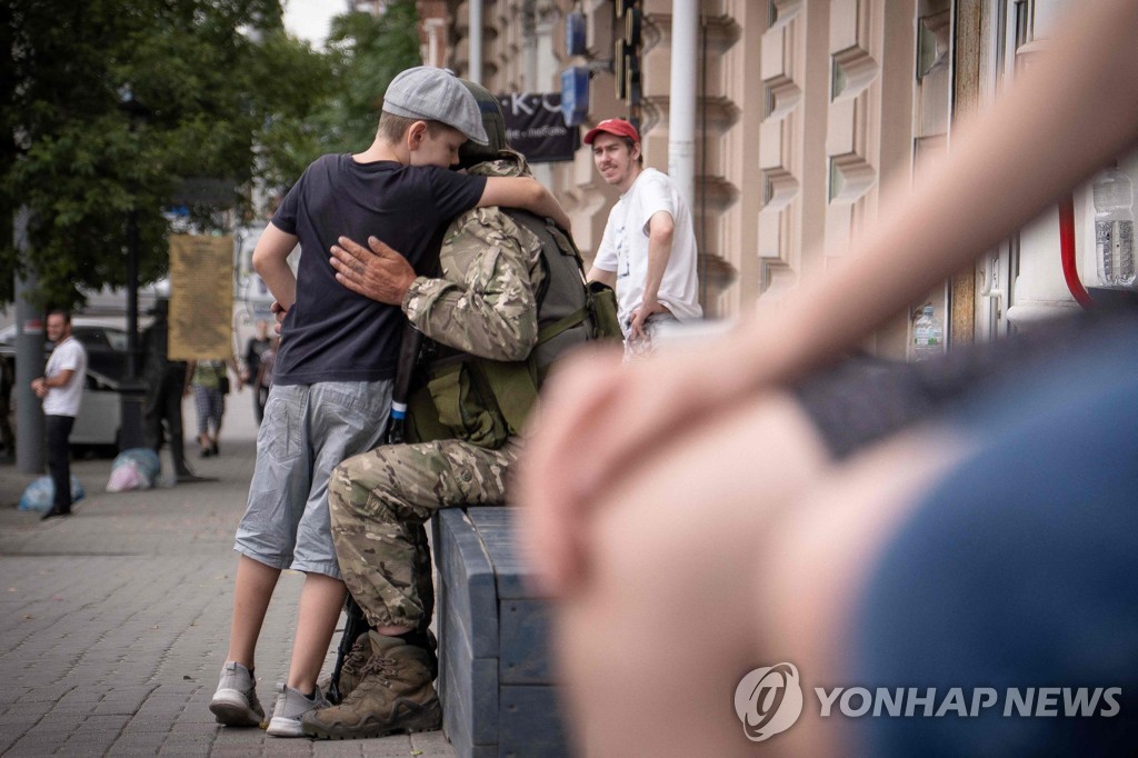 드러난 어두운 속살…"푸틴 진짜 문제는 러 국민의 침묵"