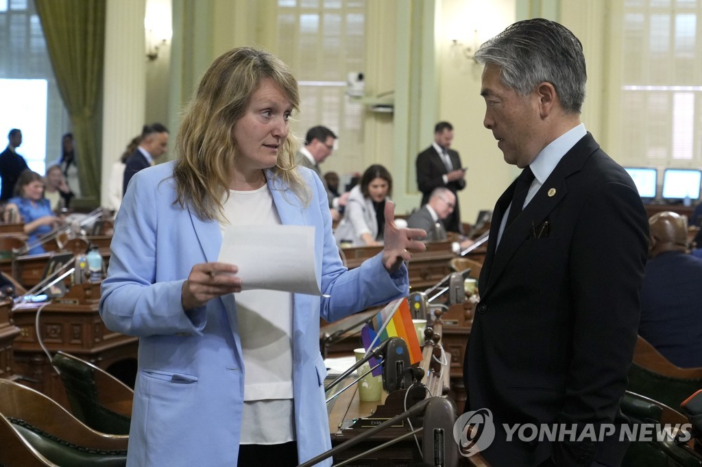 '뉴스 사용료 지불' 美캘리포니아 법안에 메타 반발 "뉴스 뺀다"