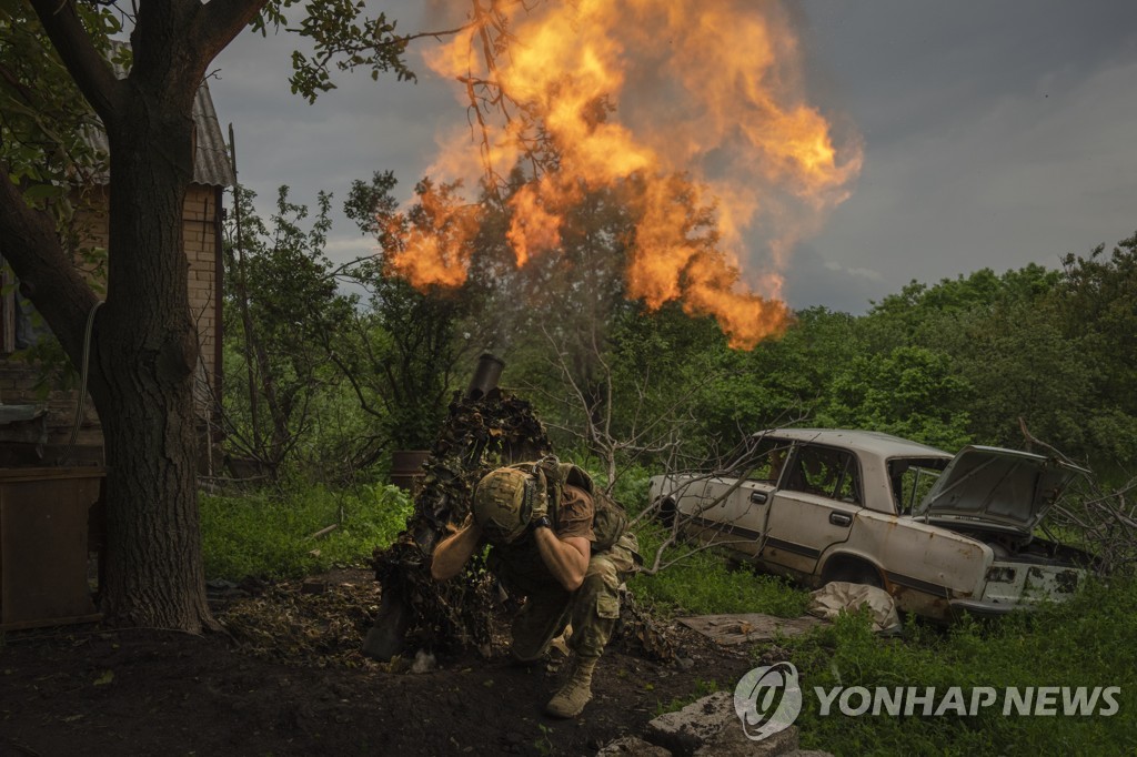 전투만큼 치열한 여론전…가스관·바흐무트 이어 댐폭파 공방