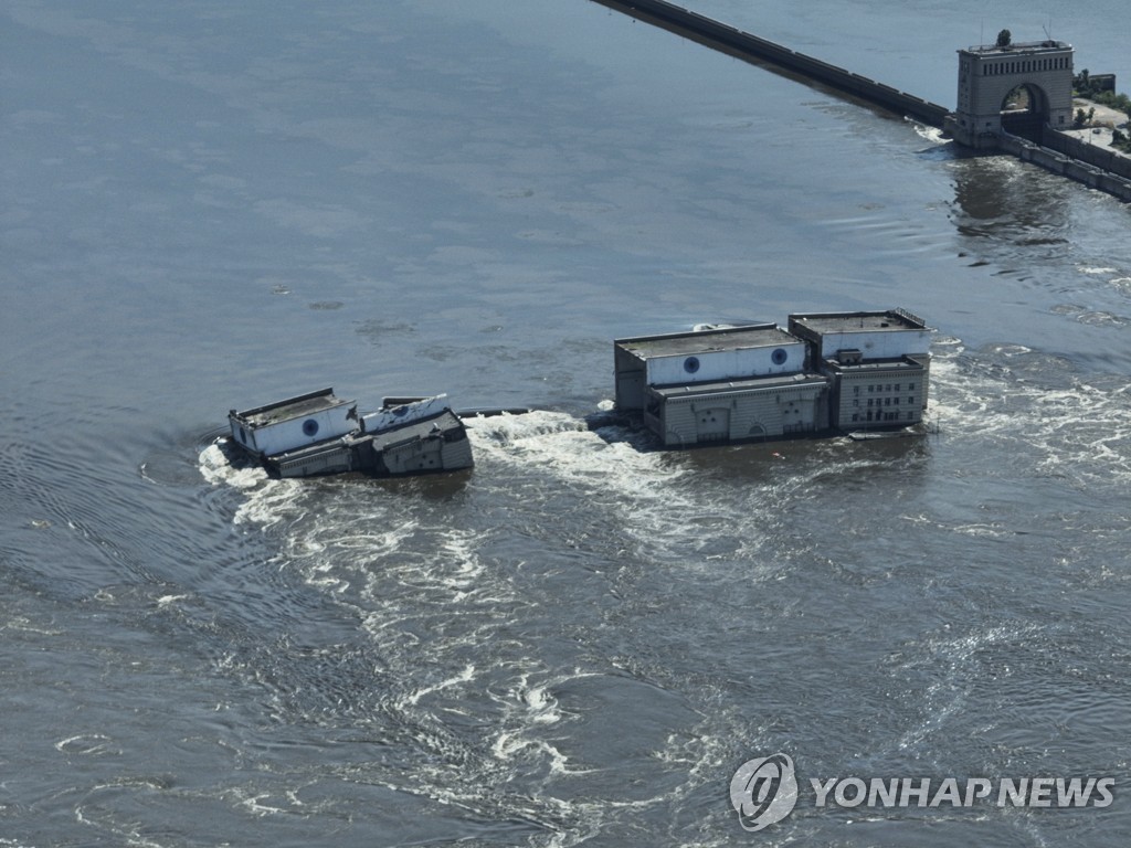 우크라 보안국 "댐 폭파 러시아 소행 입증하는 러軍 통화 감청"