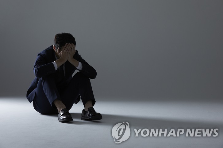 "소득낮고 경제적으로 앞날 암담하면 '자살생각 지속' 9배 높아"