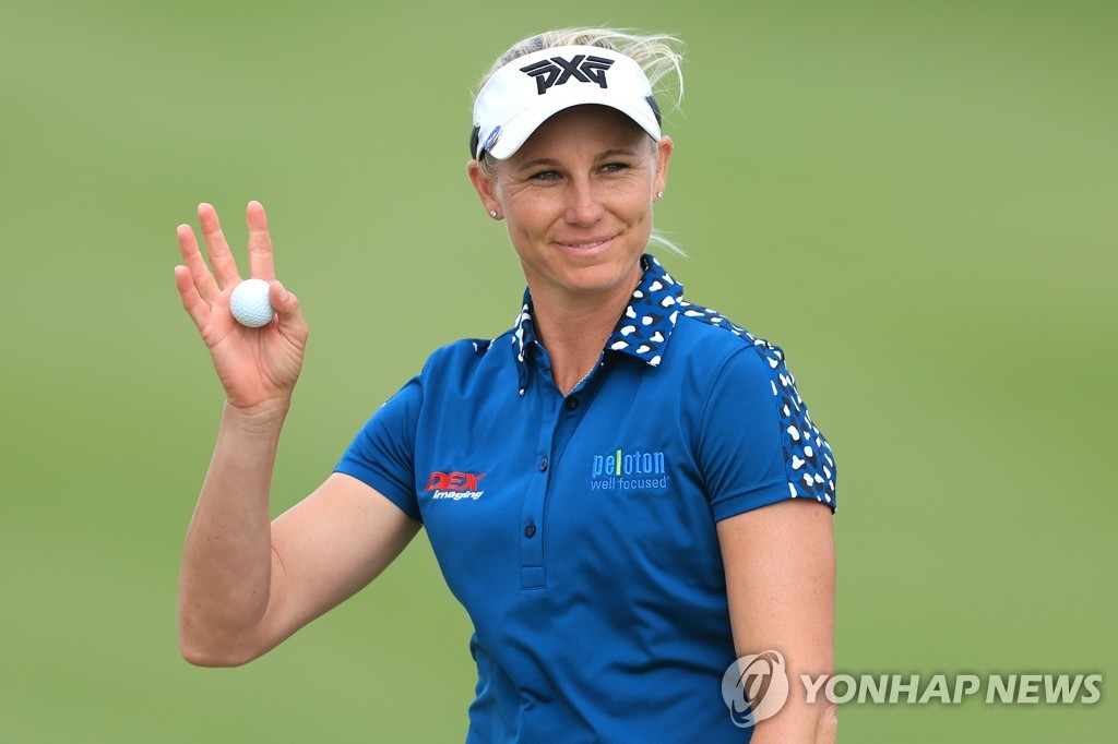 LPGA 투어 홈페이지에 실린 오툴·홀의 '동성 커플' 이야기