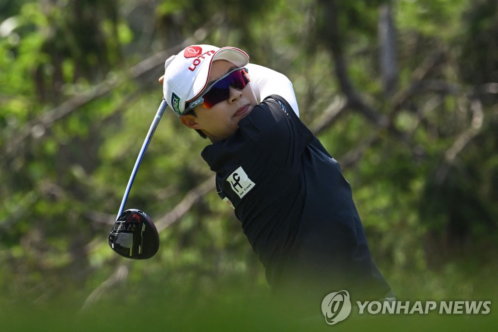 김효주, LPGA 숍라이트 클래식 1타 차 준우승…우승은 부하이