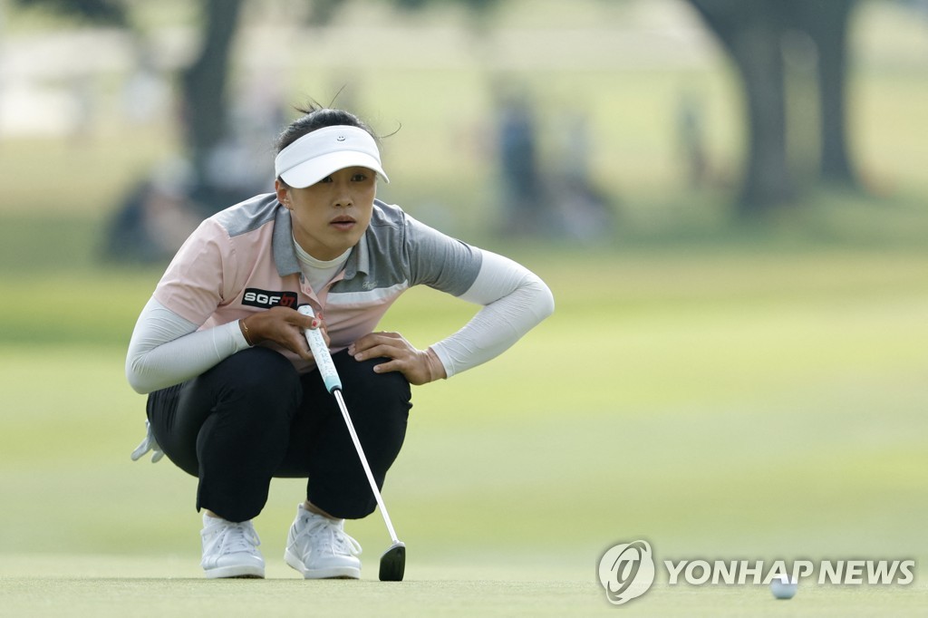 양희영, LPGA 투어 마이어 클래식 3R 선두…김효주 2타 차 5위