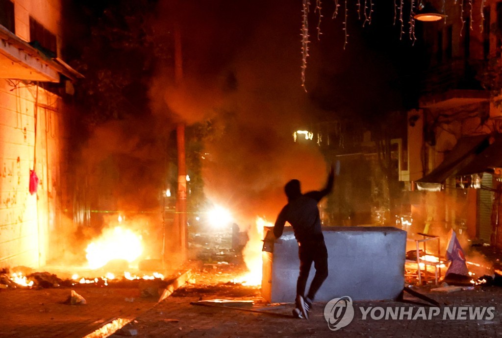 이스라엘군 '테러범 집 폭파' 과정서 팔레스타인 주민과 충돌