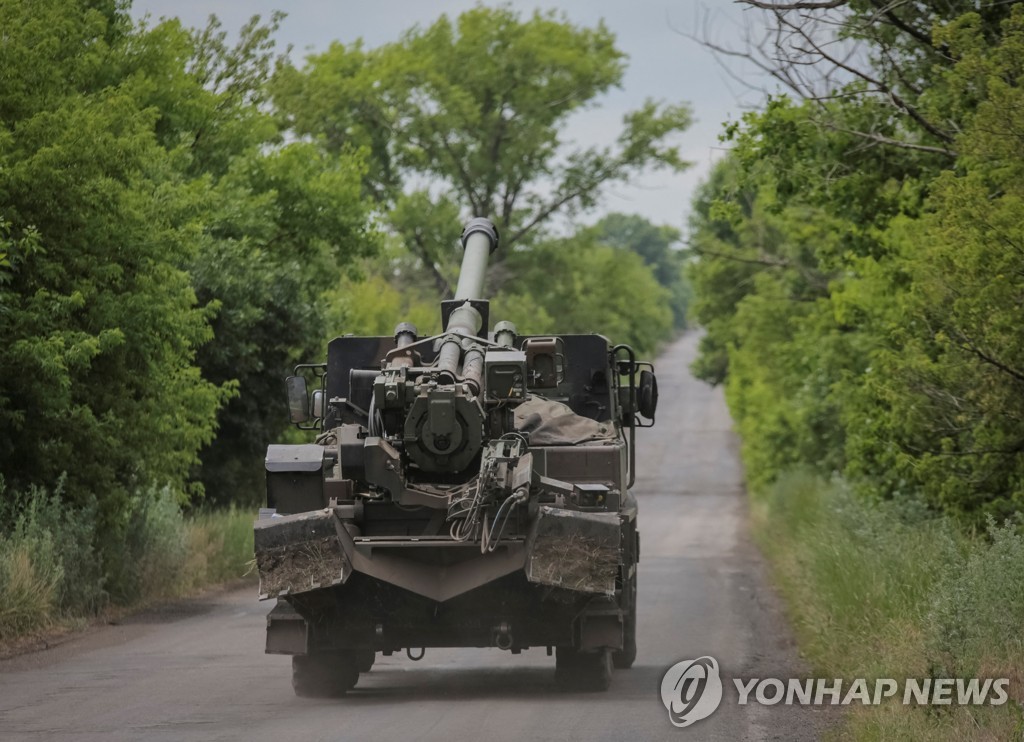 "미, 초당적 우크라 군사지원론 시들…부채한도 합의 탓"