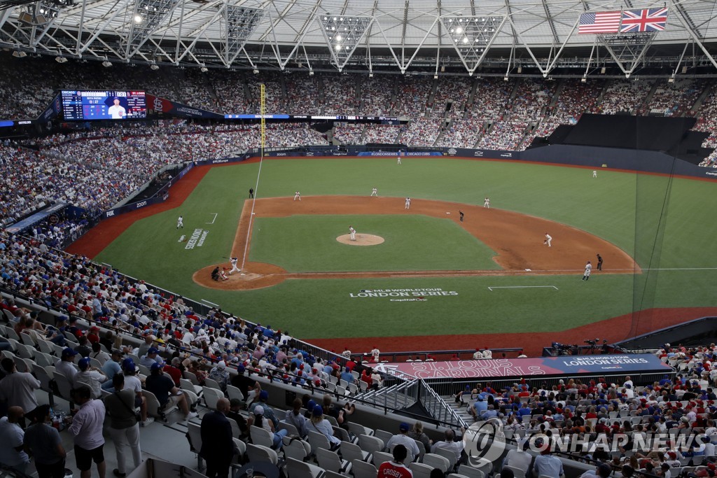 축구종가에서 열린 MLB…런던스타디움, 2경기 위해 야구장 변신