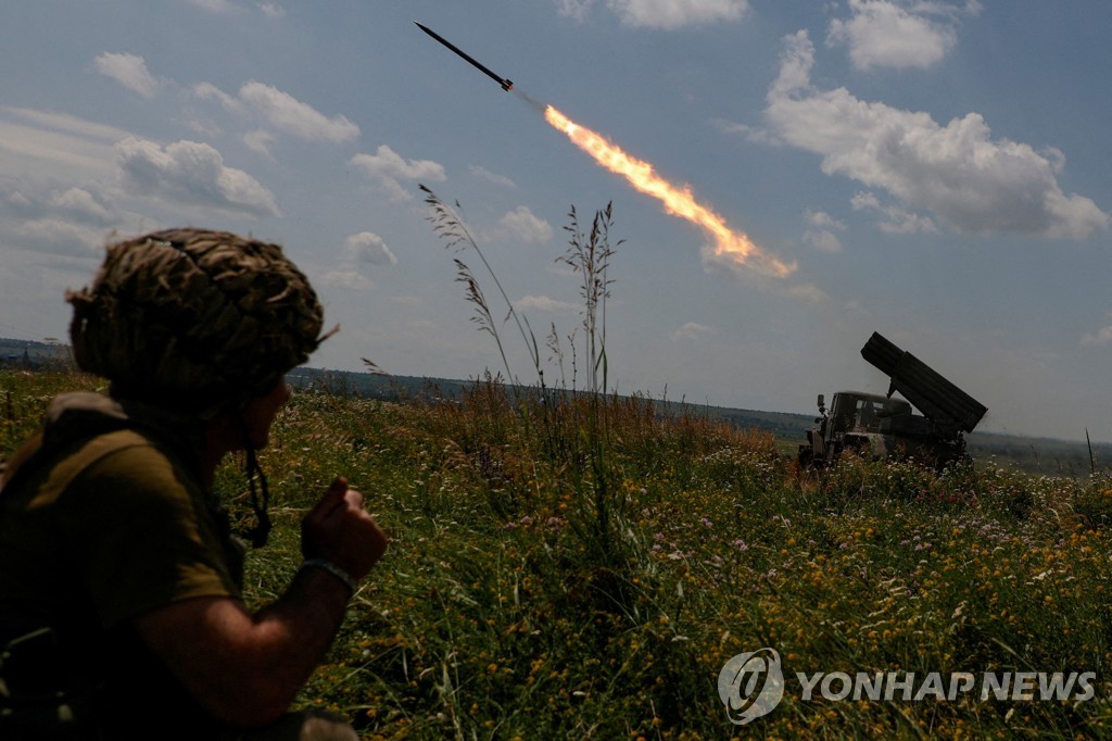 "러 반란 충격 속 우크라, 드니프로강 넘어 남부 탈환 개시"