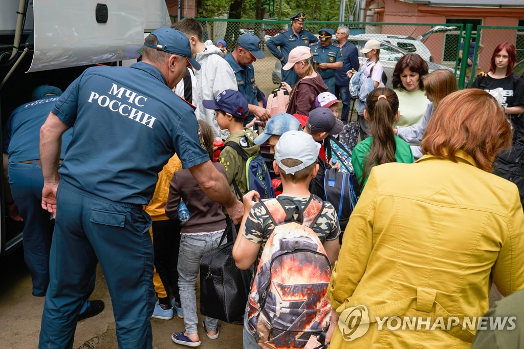 러시아 본토 공세에 우크라전 새국면…러 "어린이 1천여명 대피"