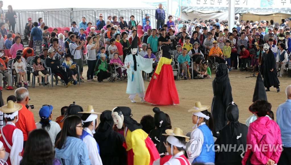 신명 나는 천년 축제 '강릉단오제' 개막…"안전 축제 총력"