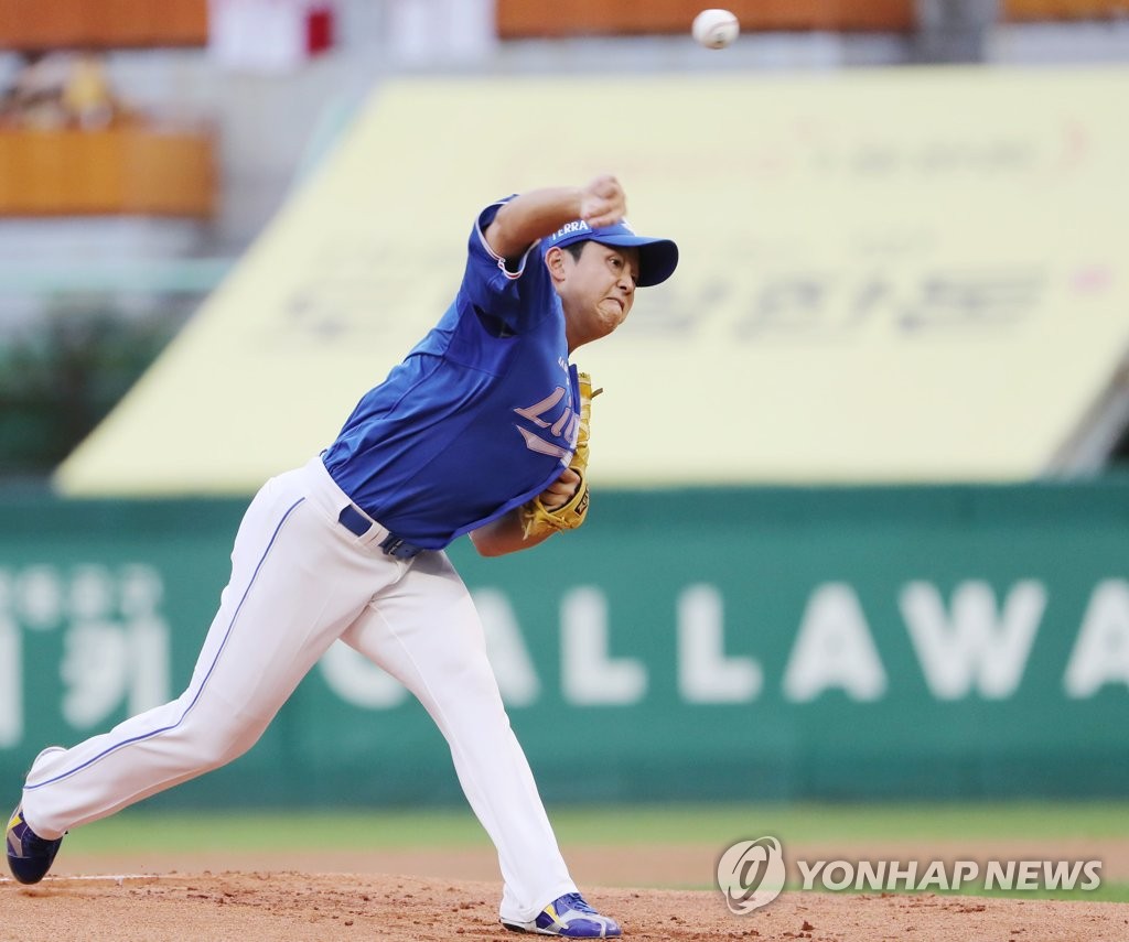 삼성 양창섭, 고의사구 논란…오재원 해설위원 "대놓고 맞힌 것"