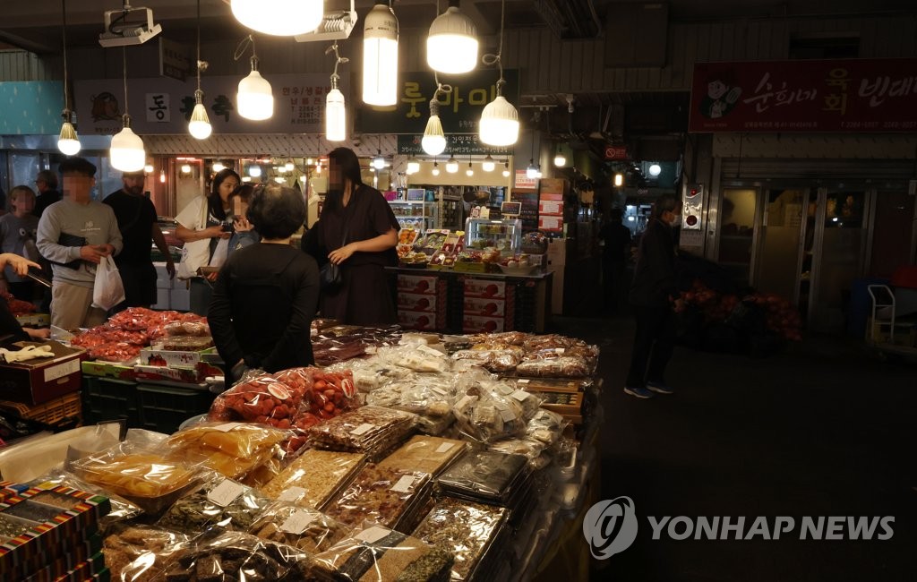 전기료·최저임금·근로기준법·채무상환…소상공인 '사면초가'