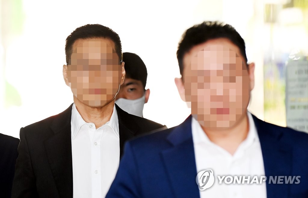 구속기소 김영준 이화그룹 회장, 부친상으로 일시 석방