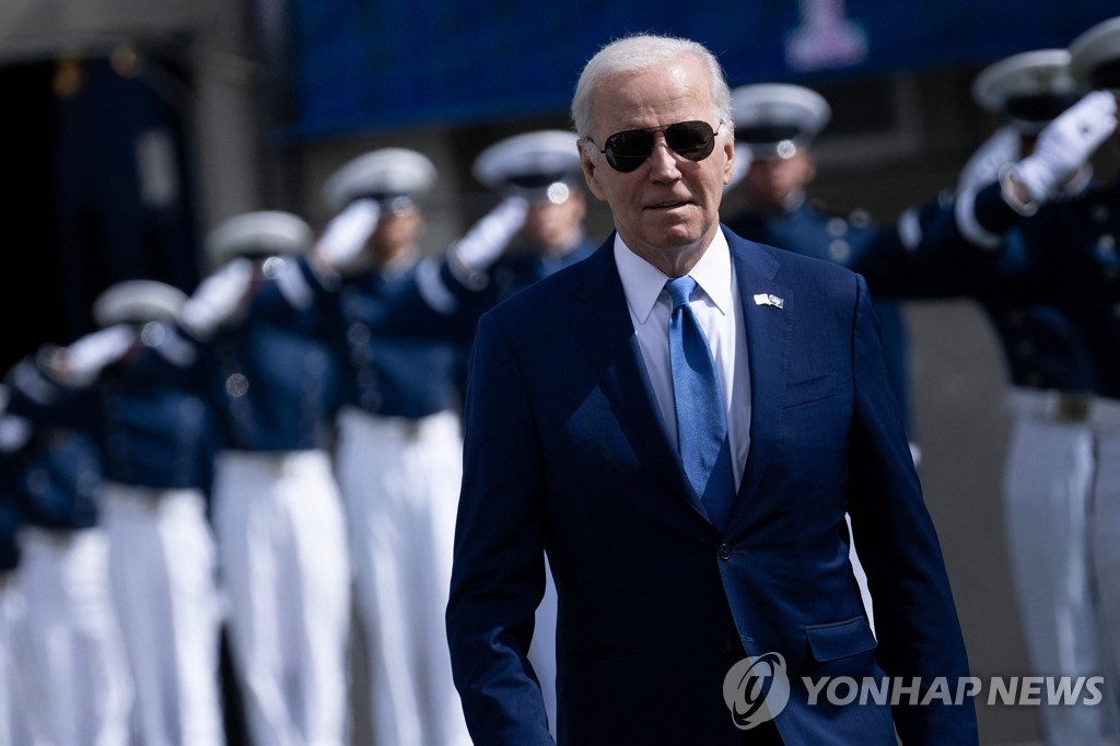 바이든, 경제 성과 자찬하면서 또 "미국에 反해 베팅 말라"