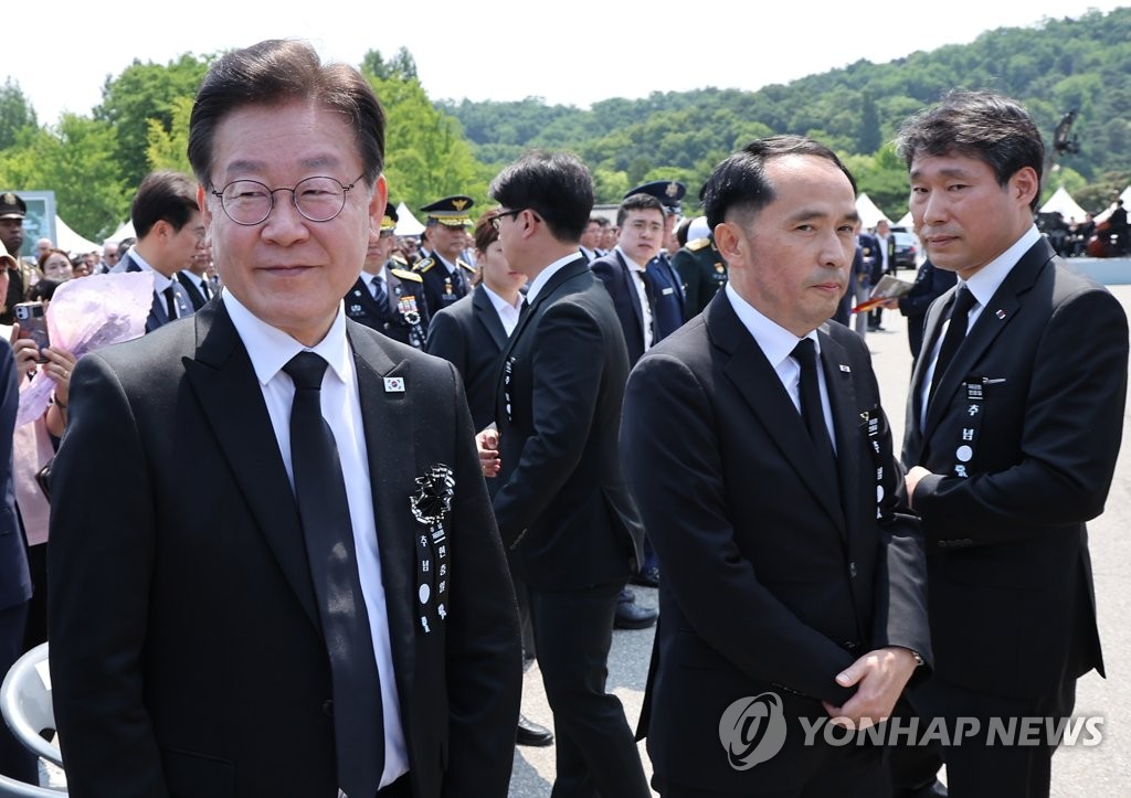 천안함장 "이재명·박광온 찾아가 항의…빨리 면담 연락달라"(종합)