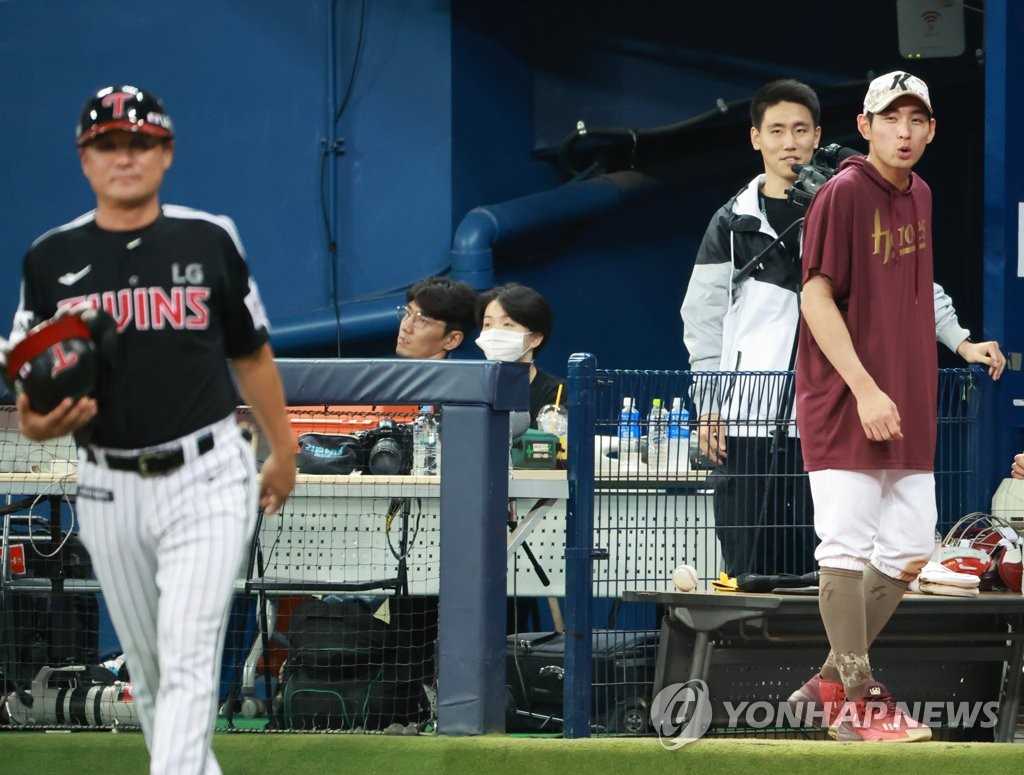 [고침] 스포츠('시즌 최다 20안타' 키움, LG에 대승…이정…)