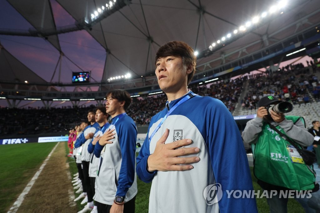 [U20월드컵] 김은중 감독 "찬스 못 살려 아쉬워…선수들 100% 쏟아냈다"