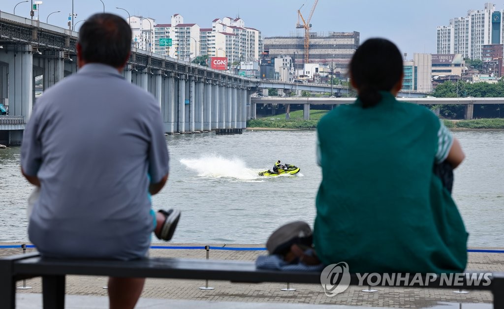 "벌써 더우면 7∼8월엔 어쩌나" 아침 9시부터 숨이 턱