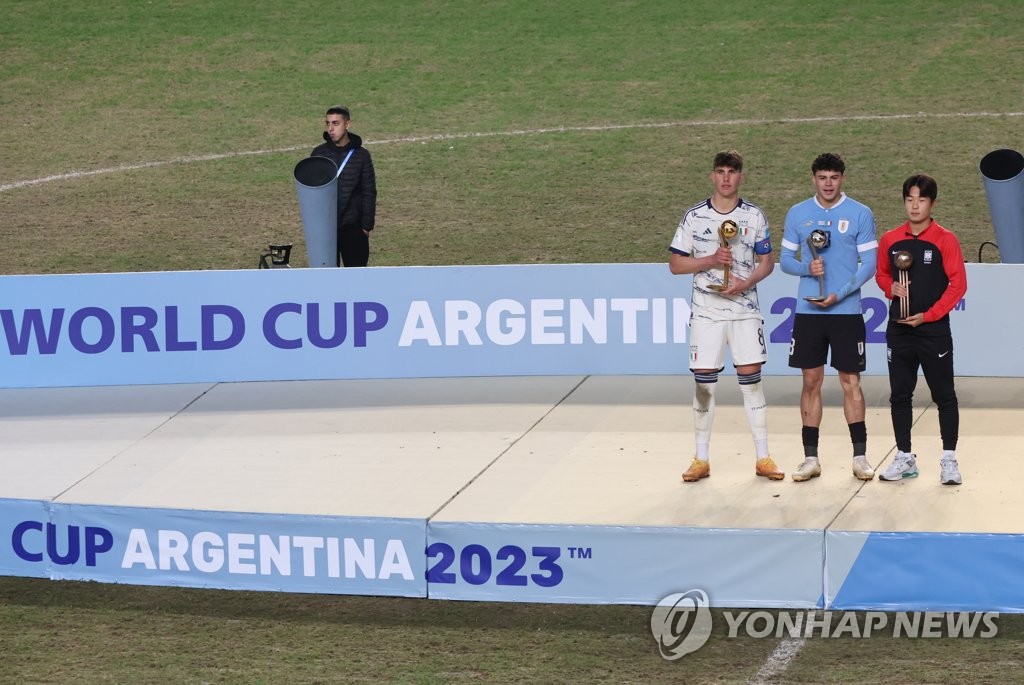 '무관심을 환대로'…U-20 월드컵 4강 쾌거 이룬 김은중호 귀국