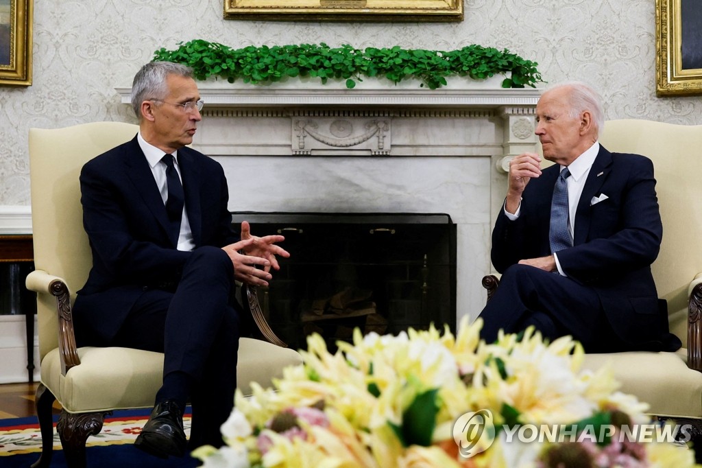 "나토 동맹국들, 우크라 가입절차 속도 내도록 美 압박"