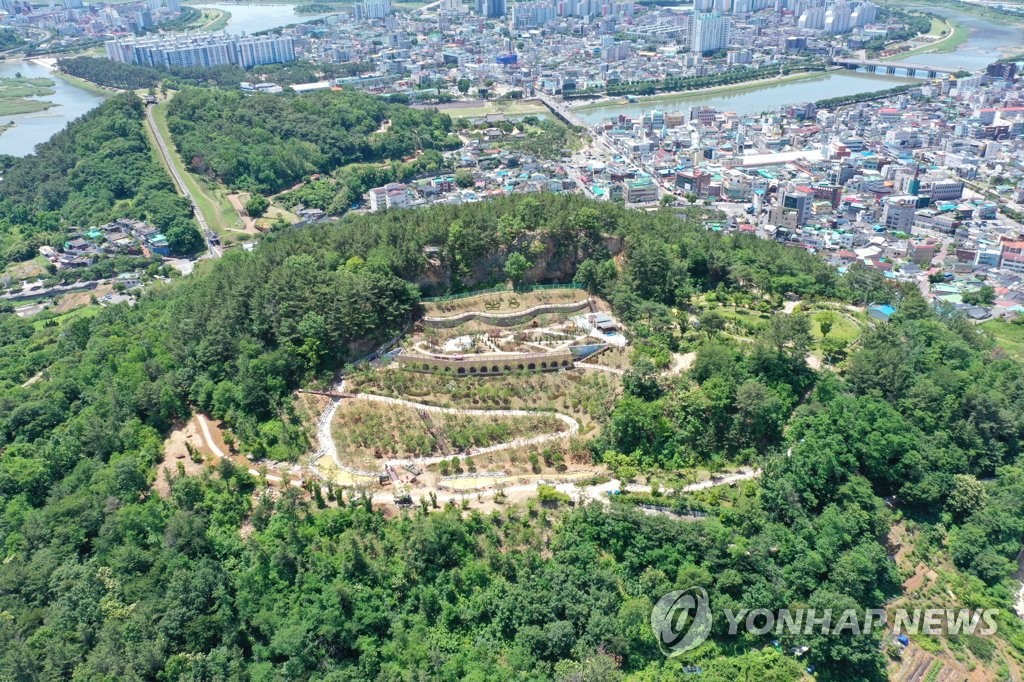 밀양 도심 새 시민 휴식처…아북산 도시생태휴식공간 준공