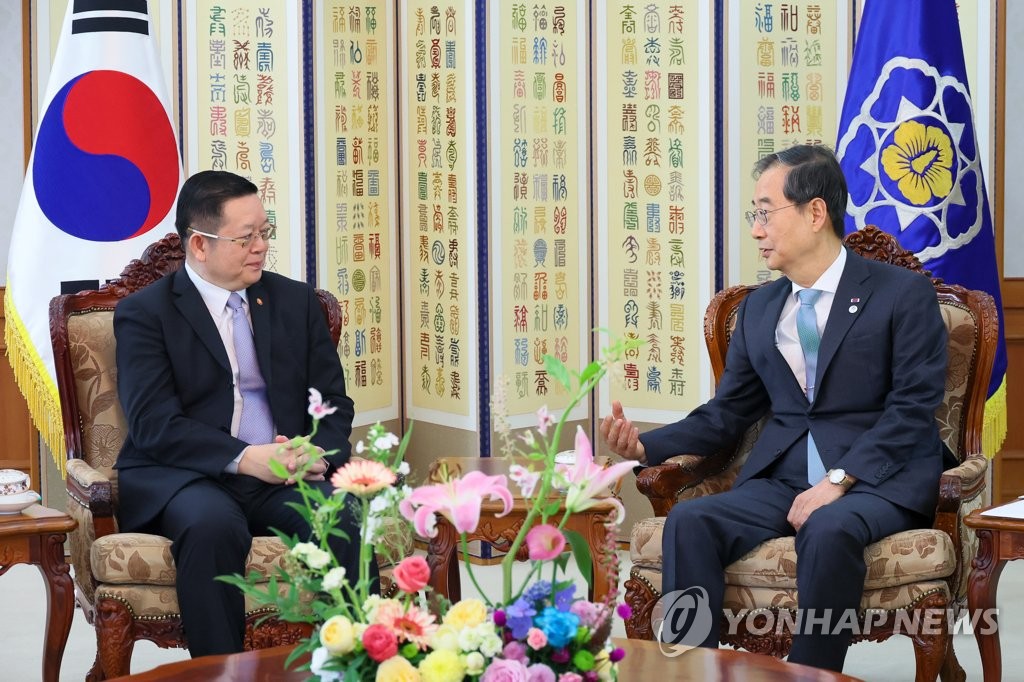 한총리, 아세안 사무총장 면담…"협력 심화·발전 희망"